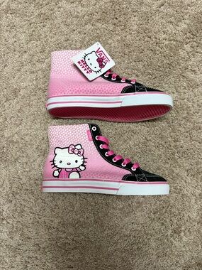 Vans Kids Girls Hello Kitty High Tops NWT size 2